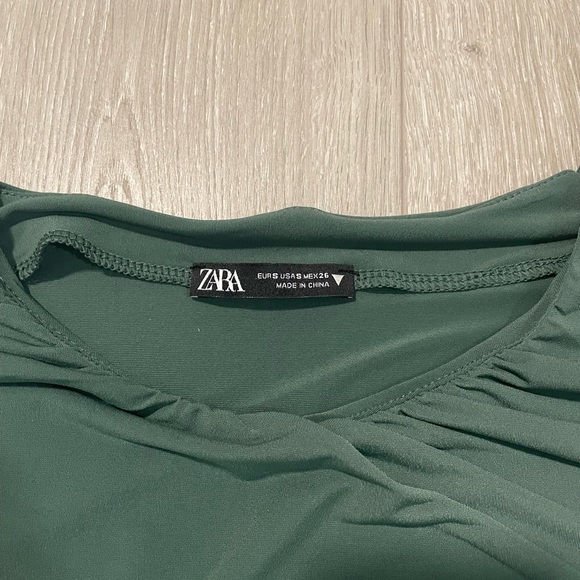 Zara Gathered Top - Picture 3 of 3